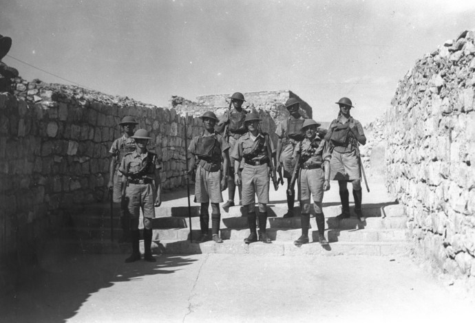 חיילי המנדט הבריטי בישראל (צילום:  אריק מטסון לע"מ)