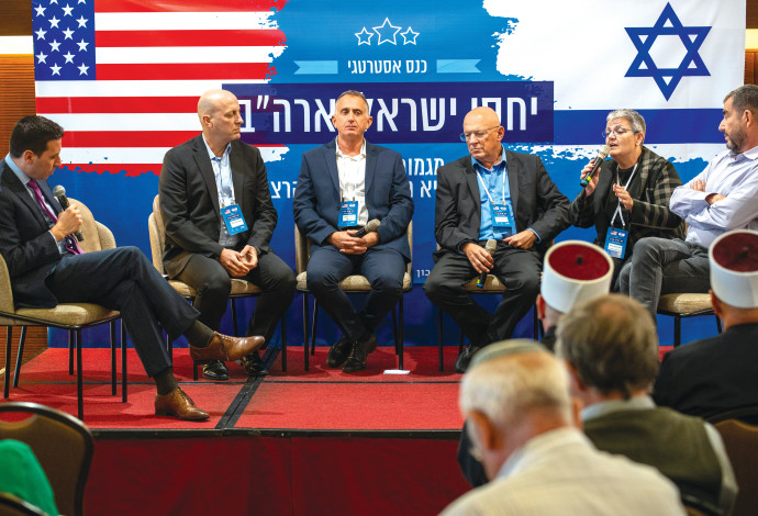 פאנל בכנס יחסי ישראל-ארה"ב (צילום:  ערן אלרגנט)