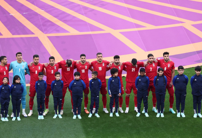 מונדיאל 2022: שחקני נבחרת איראן בפתח המשחק מול אנגליה (צילום:   REUTERS/Marko Djurica)