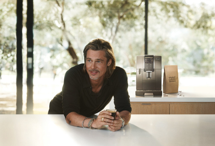 למה בראד לא מזמין אותנו לקפה? דלונגי ובראד פיט (צילום: יחצ)