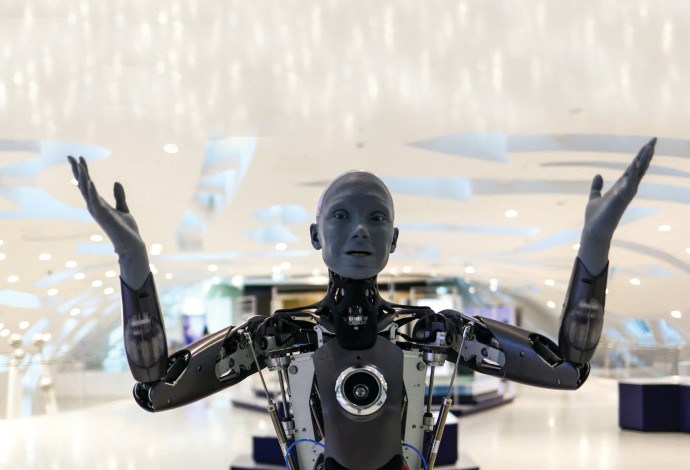 רובוט דמוי אדם (צילום:  רויטרס)