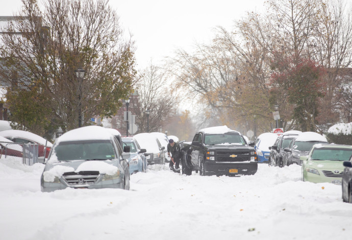 שלג בניו יורק (צילום:  REUTERS/Carlos Osorio)