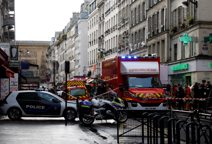 זירת הירי בפריז (צילום:  רויטרס)