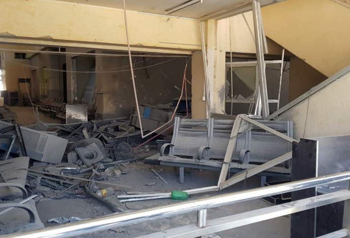 הרס בנמל התעופה בדמשק (צילום:  SANA/Handout via REUTERS)