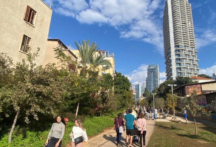 יום שמשי בתל אביב (צילום:  אבשלום ששוני)