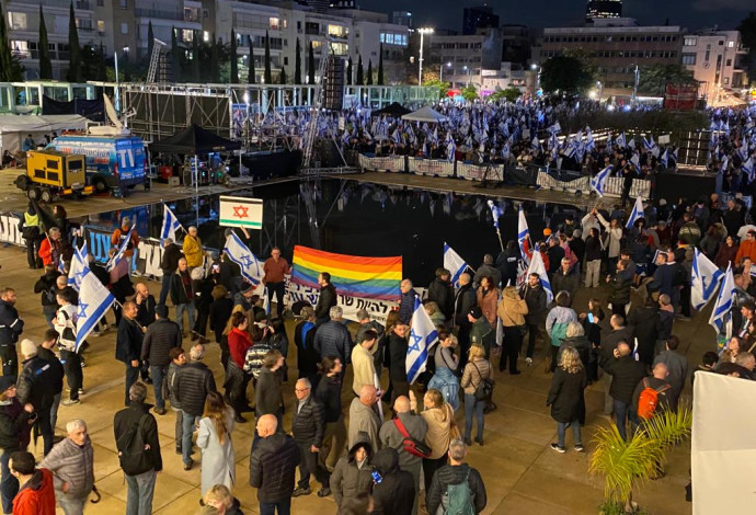 ההפגנה נגד הממשלה בכיכר הבימה, תל אביב (צילום:  אבשלום ששוני)
