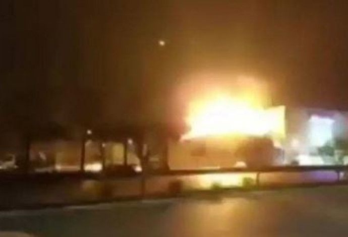 פיצוץ במחסן נשק באיראן (צילום:  רשתות ערביות)