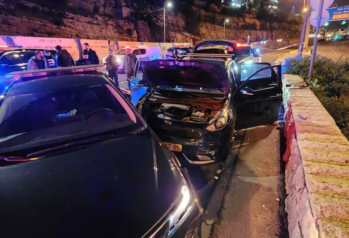 מרדף אחר חשוד בגניבת רכ בירושלים (צילום:  דוברות המשטרה)