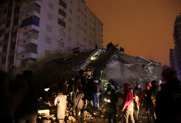 הרס רב בטורקיה לאחר רעידת האדמה (צילום:  REUTERS/Sertac Kayar)