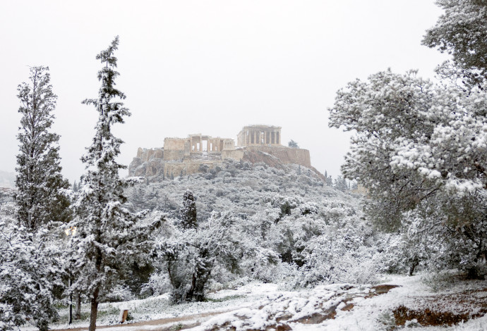 הסופה "ברברה" ביוון (צילום:  REUTERS/Alkis Konstantinidis)