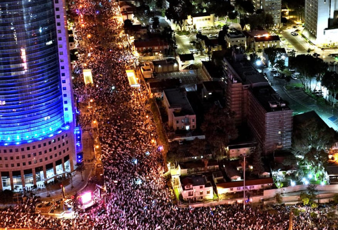 כ-100 אלף מפגינים בתל אביב נגד הרפורמה (צילום:  אורן אלון )