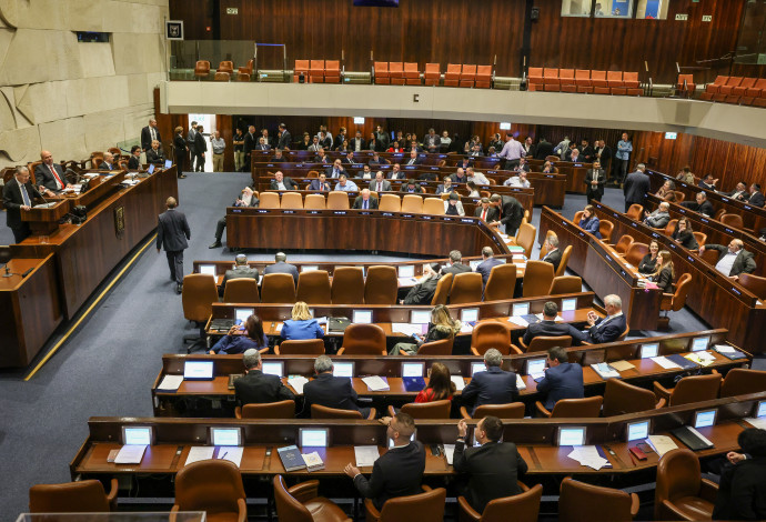 ההצבעה על שני הסעיפים הראשונים ברפורמה המשפטית (צילום:  נועם מושקוביץ, דוברות הכנסת)