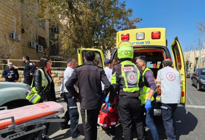 זירת התאונה בירושלים (צילום:  תיעוד מבצעי מד"א)