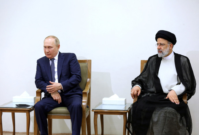 נשיא רוסיה ולדימיר פוטין ונשיא איראן אבראהים ראיסי (צילום:  Office of the Iranian Supreme Leader/WANA)