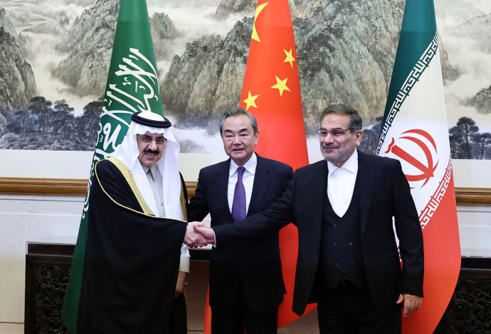 טקס חתימת ההסכם לחידוש היחסים בין סעודיה לאיראן בבייג'ינג (צילום:  China Daily via REUTERS)