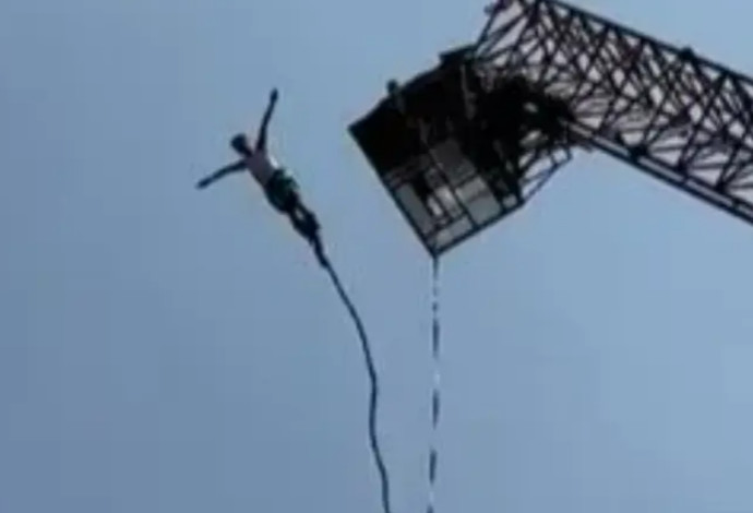 מפחיד - קפץ בנג'י מגובה של עשרות מטרים וזה הסתיים רע מאוד (צילום:  צילום מתוך טוויטר)