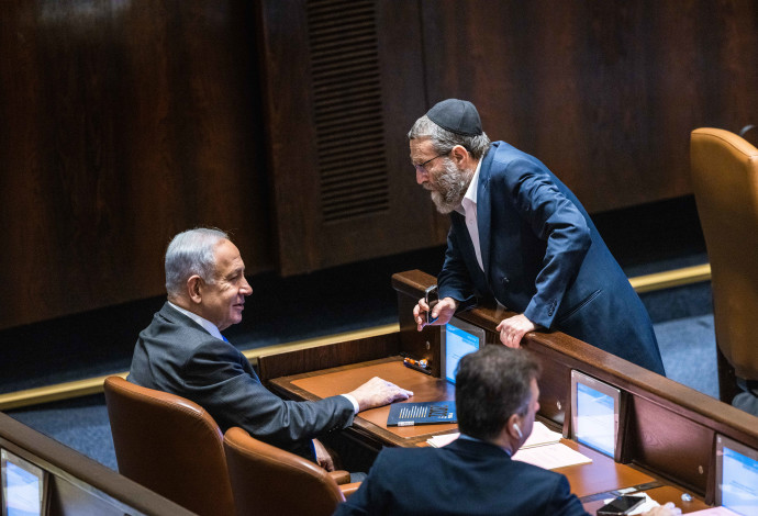משה גפני, בנימין נתניהו (צילום:  אוליביה פיטוסי, פלאש 90)