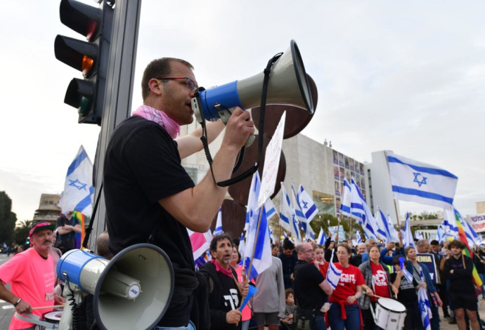 הפגנה נגד הרפורמה במערכת המשפט בתל אביב (צילום:  אבשלום ששוני)