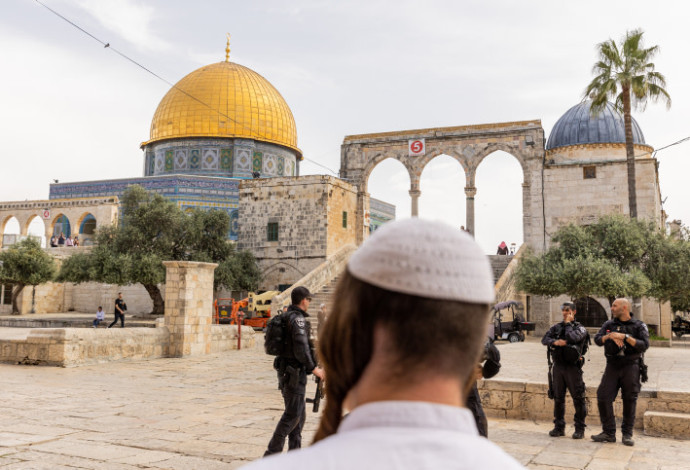 יהודים בהר הבית בפסח (צילום:  נעמה שטרן, פלאש 90)