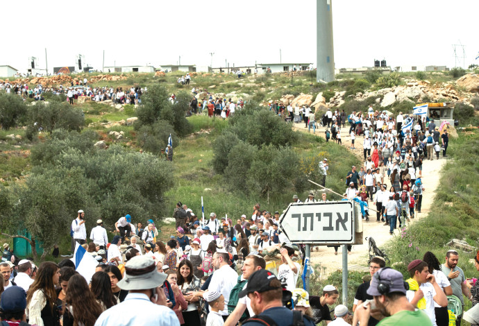 הצעדה לאביתר השבוע בשומרון  (צילום:  שריה דיאמנט פלאש 90)