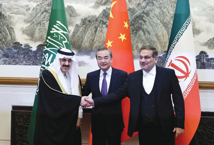 נציגי איראן, סין וסעודיה בפגישת חתימת ההסכם (צילום:  רויטרס)