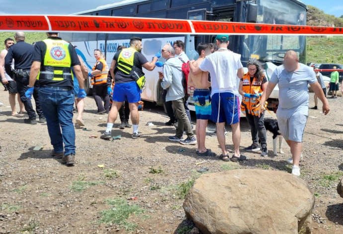 תאונת האוטובוס ברפטינג נהר הירדן (צילום:  דוברות מד"א)