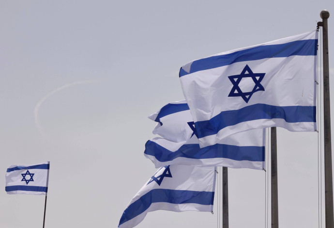 דגלי ישראל (צילום:  מרק ישראל סלם)