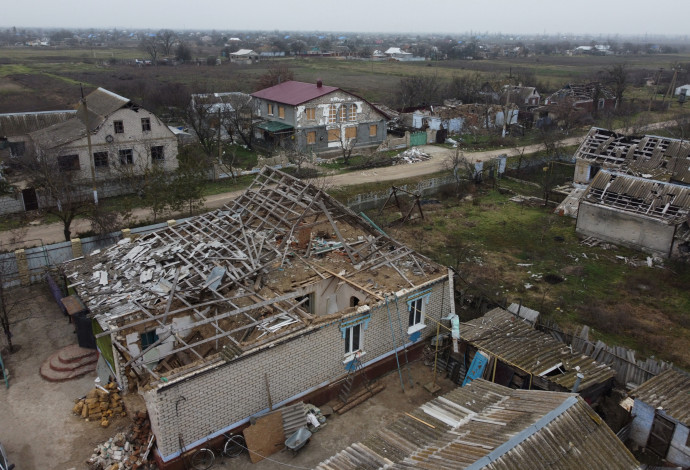 הרס רב בחרסון (צילום:  REUTERS/Nacho Doce)