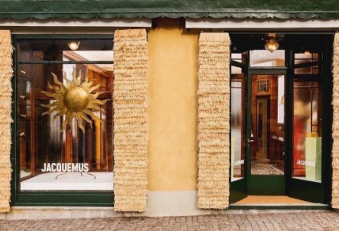 חנות הפופ-אפ של ג'קמוס באגם קומו, איטליה (צילום:  צילום מסך מתוך אינסטגרם)