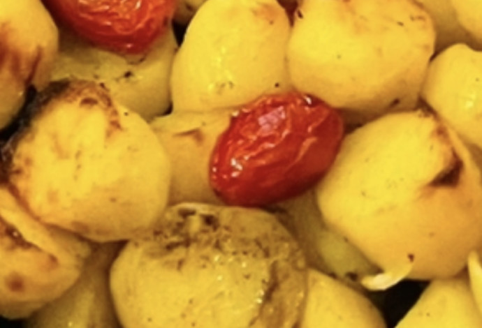 תפוחי אדמה צלויים (צילום:  ליאת שניידר)