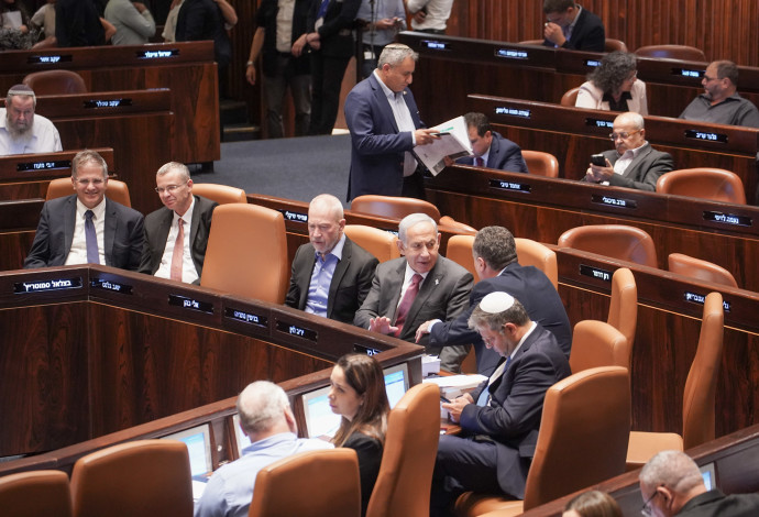 נתניהו ושרי ממשלתו במליאת הכנסת (צילום:  דני שם טוב, דוברות הכנסת)