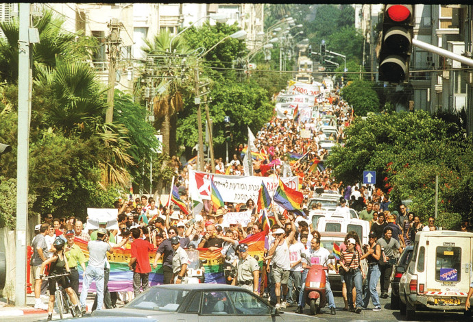 26.6.1998 מצעד הגאווה הראשון בעיר תל אביב (צילום:  ברקאי וולפסון)