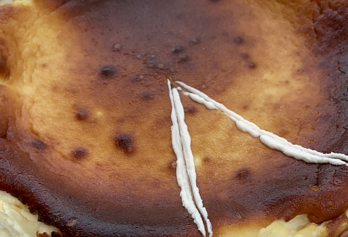 עוגת גבינה אפויה (צילום:  לירון ספיר)