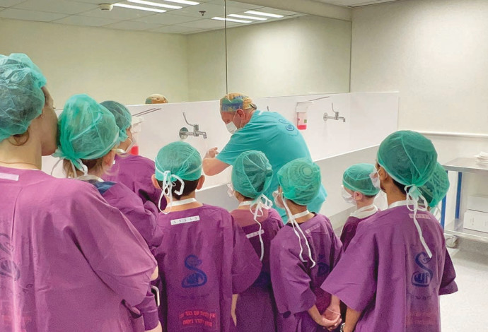 ילדים בחדר הניתוח (צילום:  יחצ)