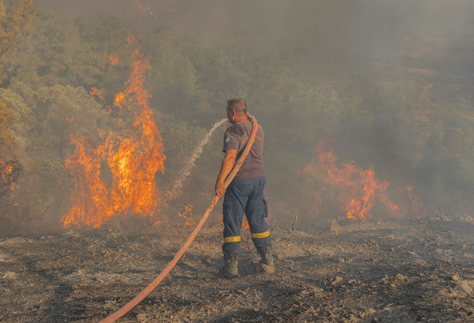 השריפות ביוון (צילום:  רויטרס)