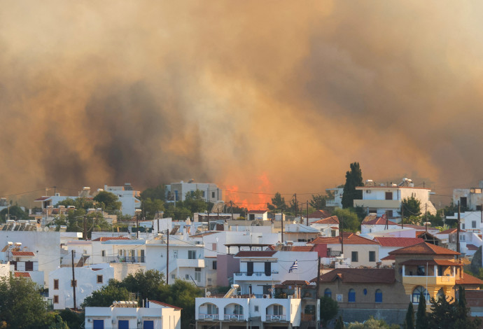 השריפה ביוון (צילום:  REUTERS/Nicolas Economou/File Photo)