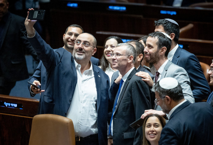 חברי הקואליציה (צילום:  יונתן זינדל, פלאש 90)