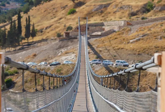 הגשר התלוי הארוך בישראל (צילום:  אליהו ינאי, עיר דוד)