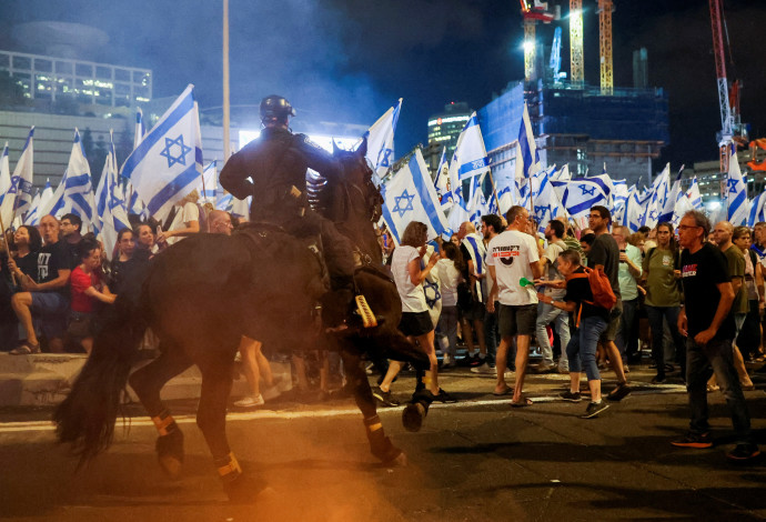 המחאה נגד הרפורמה במערכת המשפט (צילום:  REUTERS/Nir Elias)