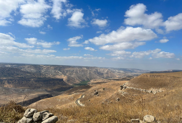 המשולש - נקודת התצפית החדשה בגולן (צילום:  נעמה מנספלד, צבא ההגנה לטבע ורשות הטבע והגנים)