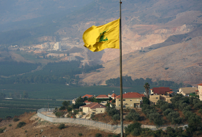 דגל חיזבאללה (צילום:  REUTERS/Aziz Taher)