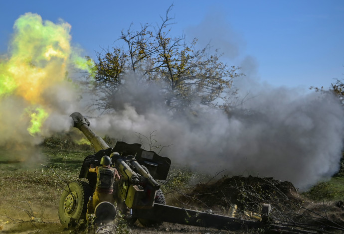 ירי ארטילרי של הצבא הארמני (צילום:  AFP via Getty Images)