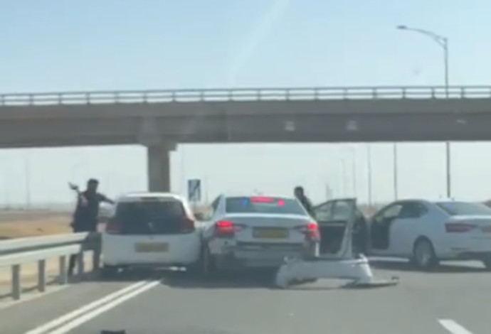 מעצר דרמטי בכבישי הנגב  (צילום:  שימוש לפי סעיף 27א')