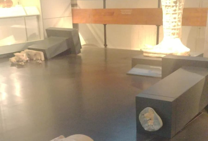 הנזק שנגרם לפסלים במוזיאון ישראל (צילום:  מוזיאון ישראל)