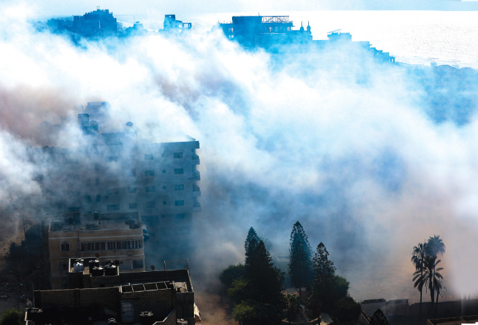 תקיפת צה"ל ברצועת עזה, מבצע חרבות ברזל (צילום:  עטייה מוחמד, פלאש 90)