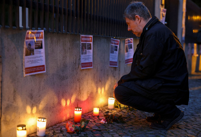 עמדת זיכרון לזכר הנרצחים בברלין (צילום:  REUTERS/Liesa Johannssen)