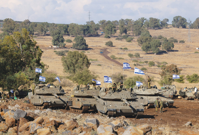 כוח שריון ישראלי ליד גבול לבנון (צילום:  דוד כהן, פלאש 90)