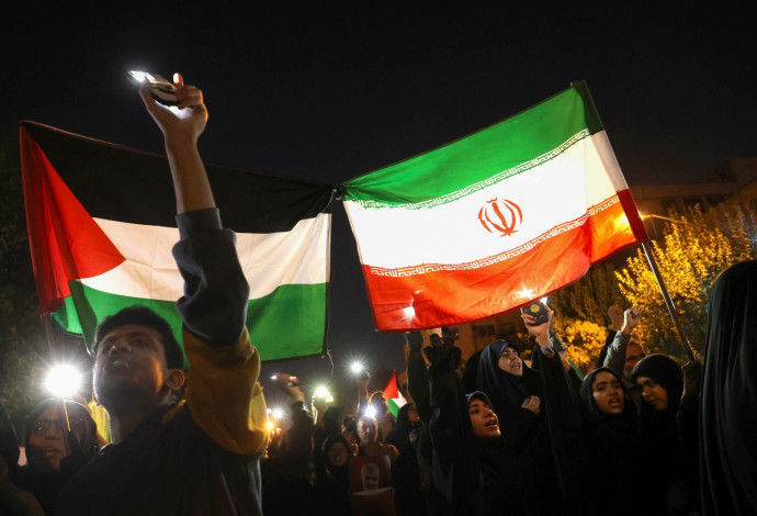 הפגנות נגד ישראל באיראן (צילום:  Majid Asgaripour/WANA (West Asia News Agency) via REUTERS)