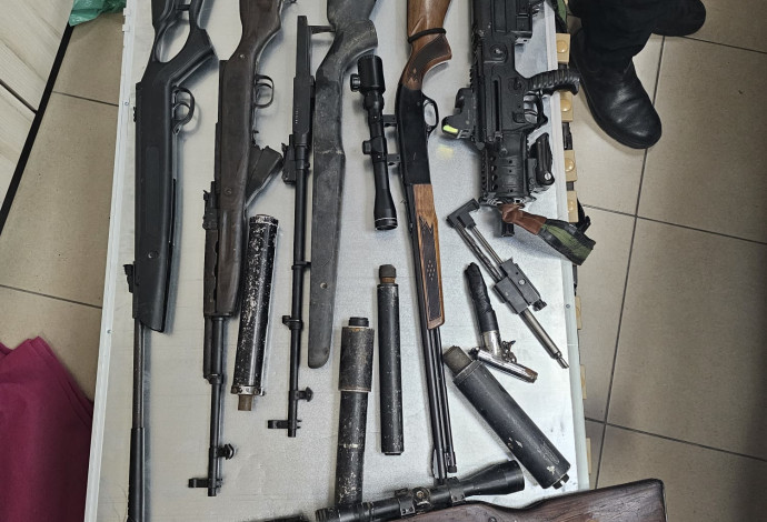 כלי הנשק הסליק שנחשף בצפון (צילום:  דוברות המשטרה)