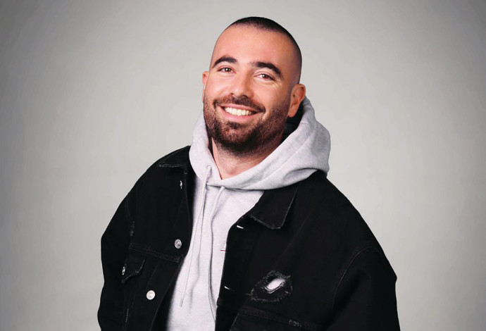 מונית לכל חייל. עומר אדם (צילום: ערן לוי)